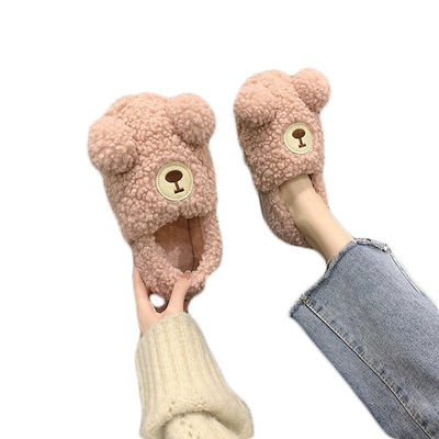 L'agnello del fumetto della peluche riscalda le pantofole animali farcite per la decorazione della casa della peluche degli adulti