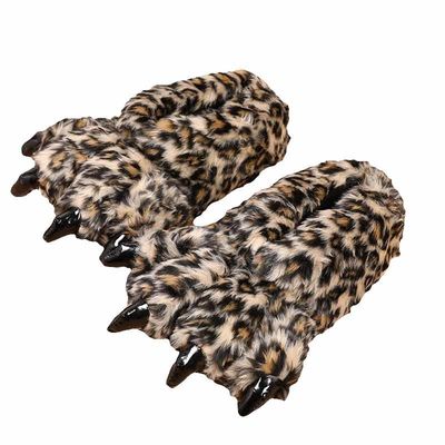 Il leopardo realistico domestico ha stampato le scarpe calde della pelliccia della peluche